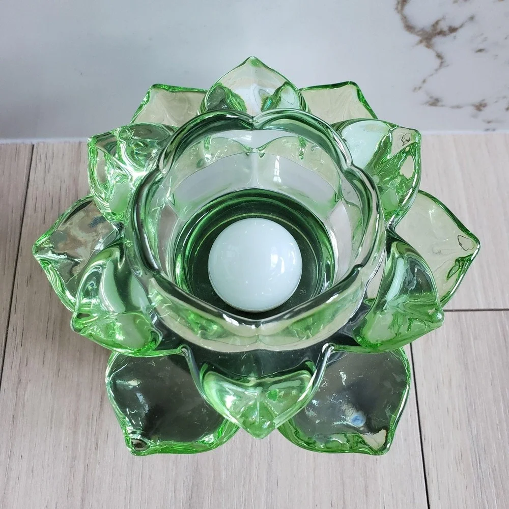 Gerson International Green Glass Flower LED Accent Lamp Rotating Battery 5.12 In